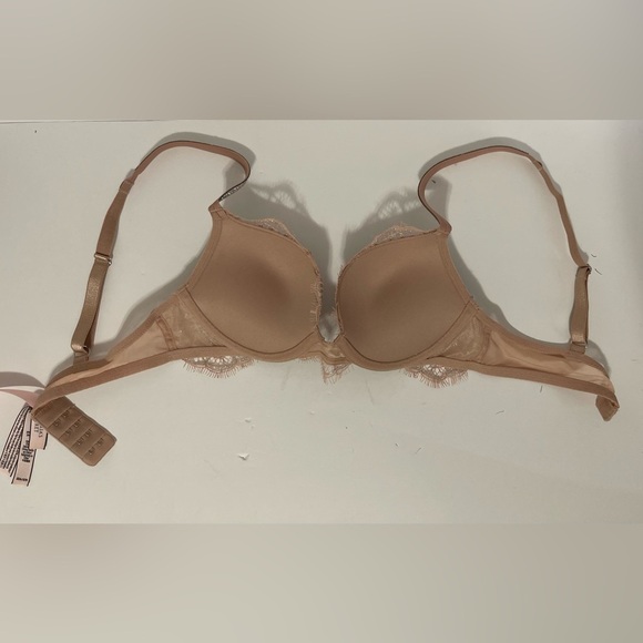 Victoria's Secret Blush Lace Push Up Underwire Bra with Rhinestone Straps - Picture 5 of 7